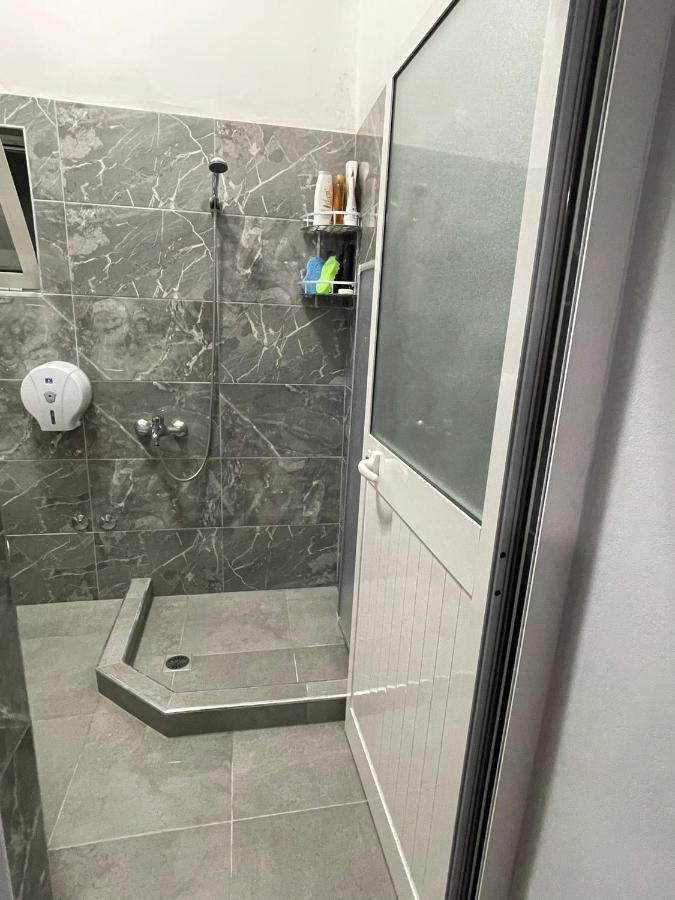 Apartament Gjergji Sarandë Eksteriør billede